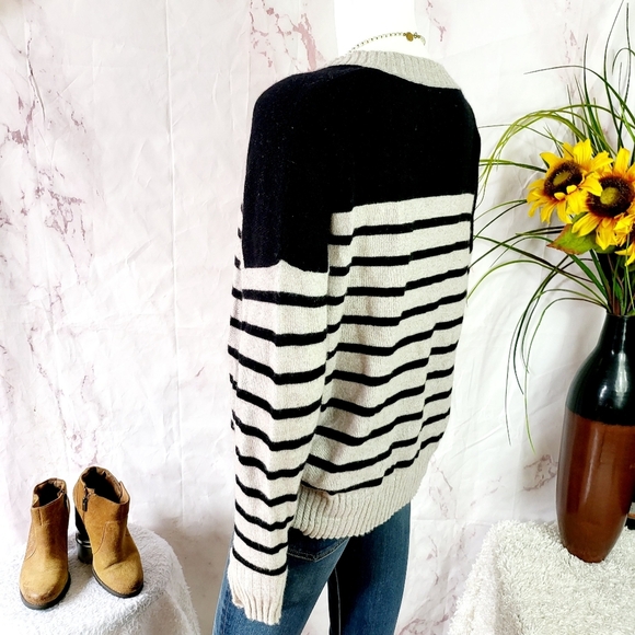 27 Miles Cashmere Striped Black and Gray Sweater - Picture 5 of 7